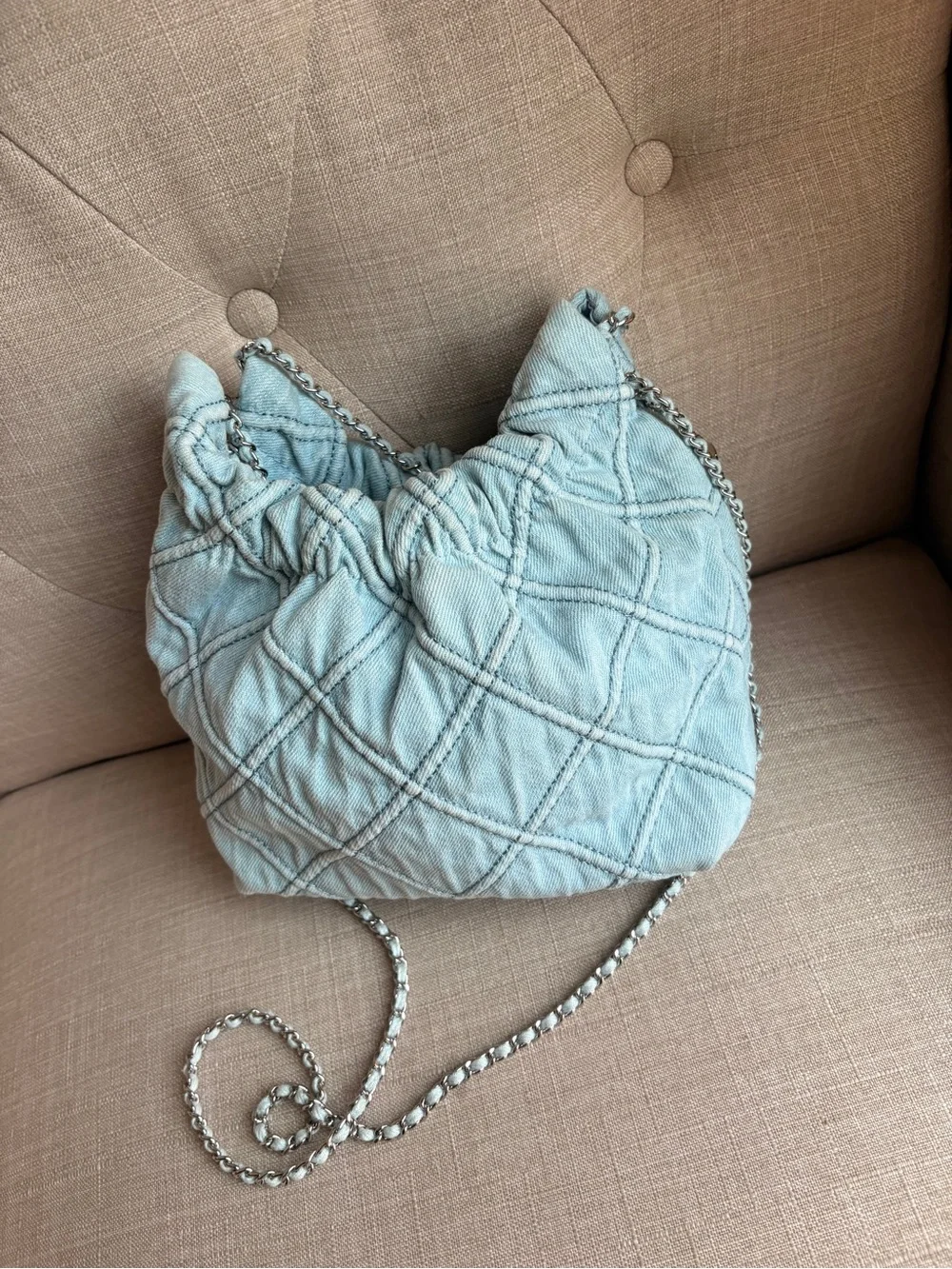 Tory Burch Light Blue Quilted Drawstring Shoulder Bag with Chain Strap- Like New - Picture 4 of 7